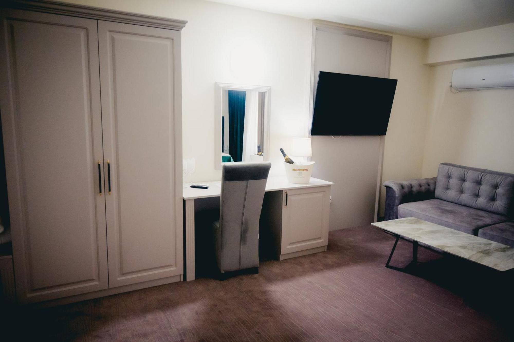 Hotel Valahia Targoviste Eksteriør bilde