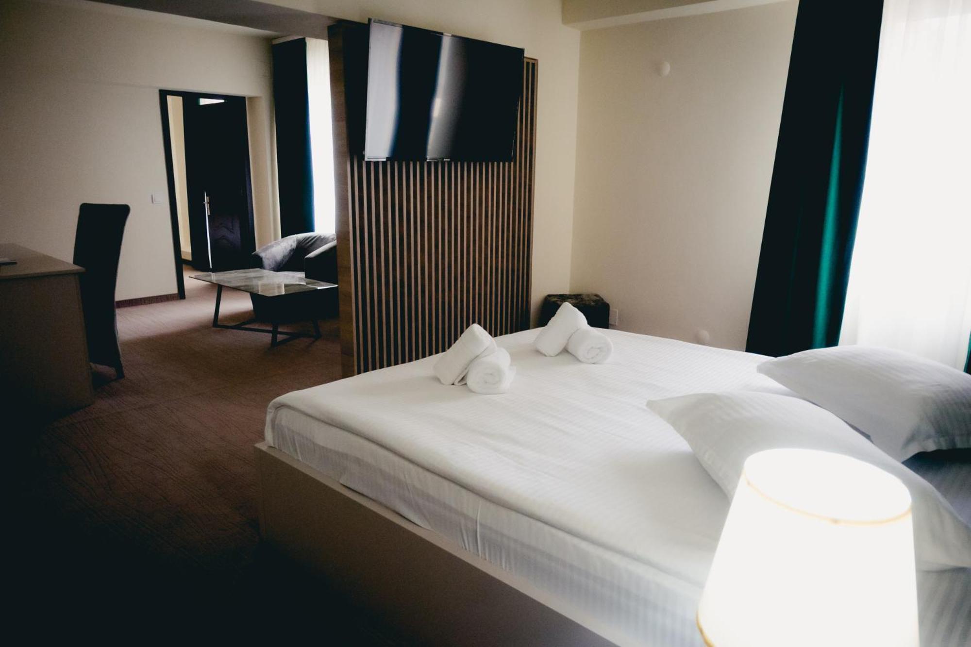 Hotel Valahia Targoviste Eksteriør bilde