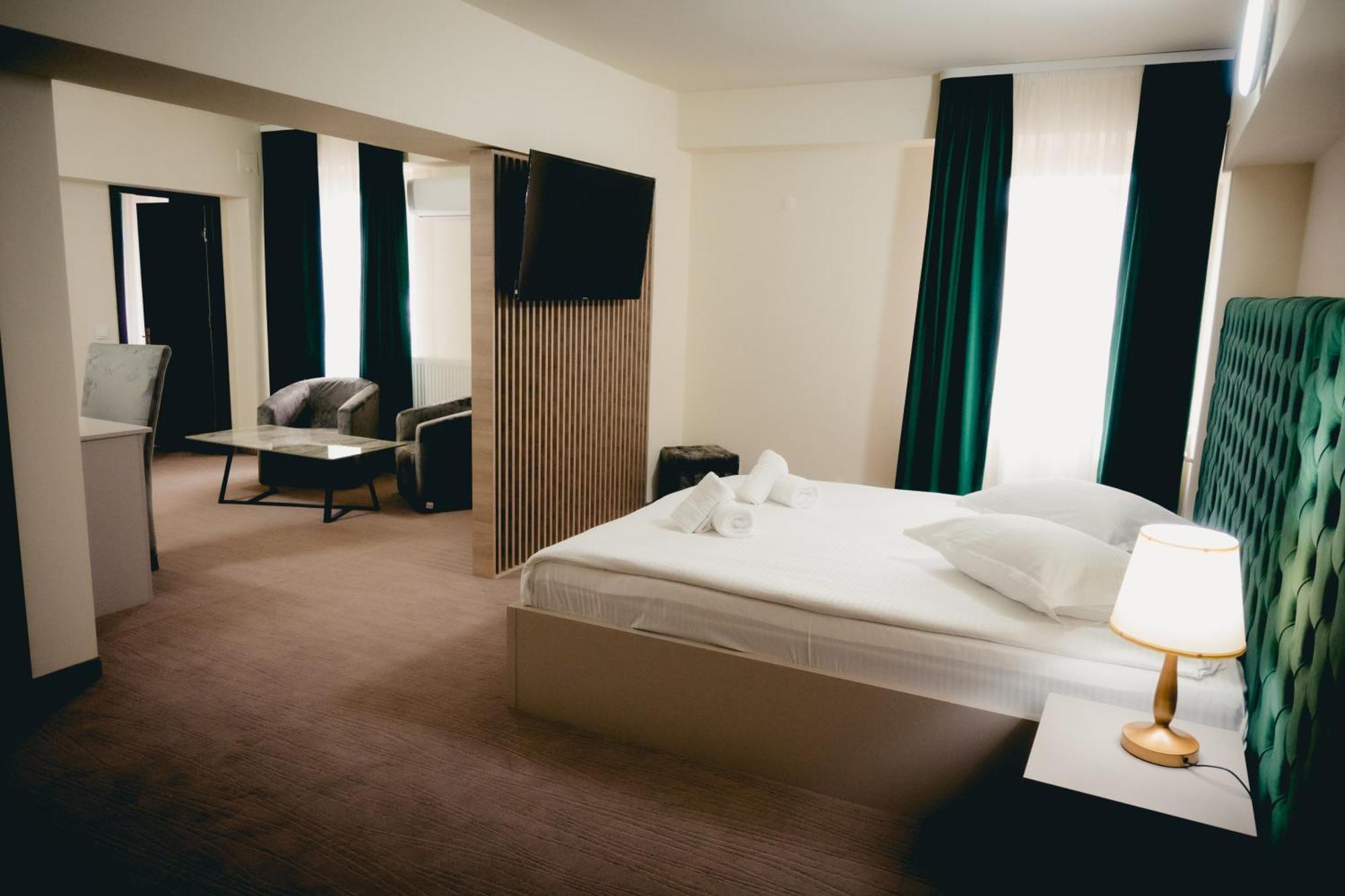 Hotel Valahia Targoviste Eksteriør bilde